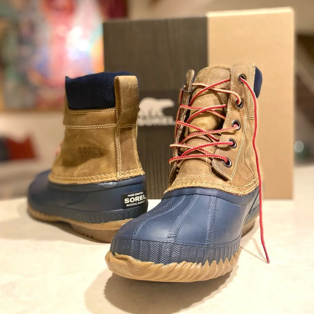 SOREL CHEYANNE FULL GRAIN BOOTS, WATERPROOF, CURRY/ECLIPSE, MENS SIZE 9 NEW NIB